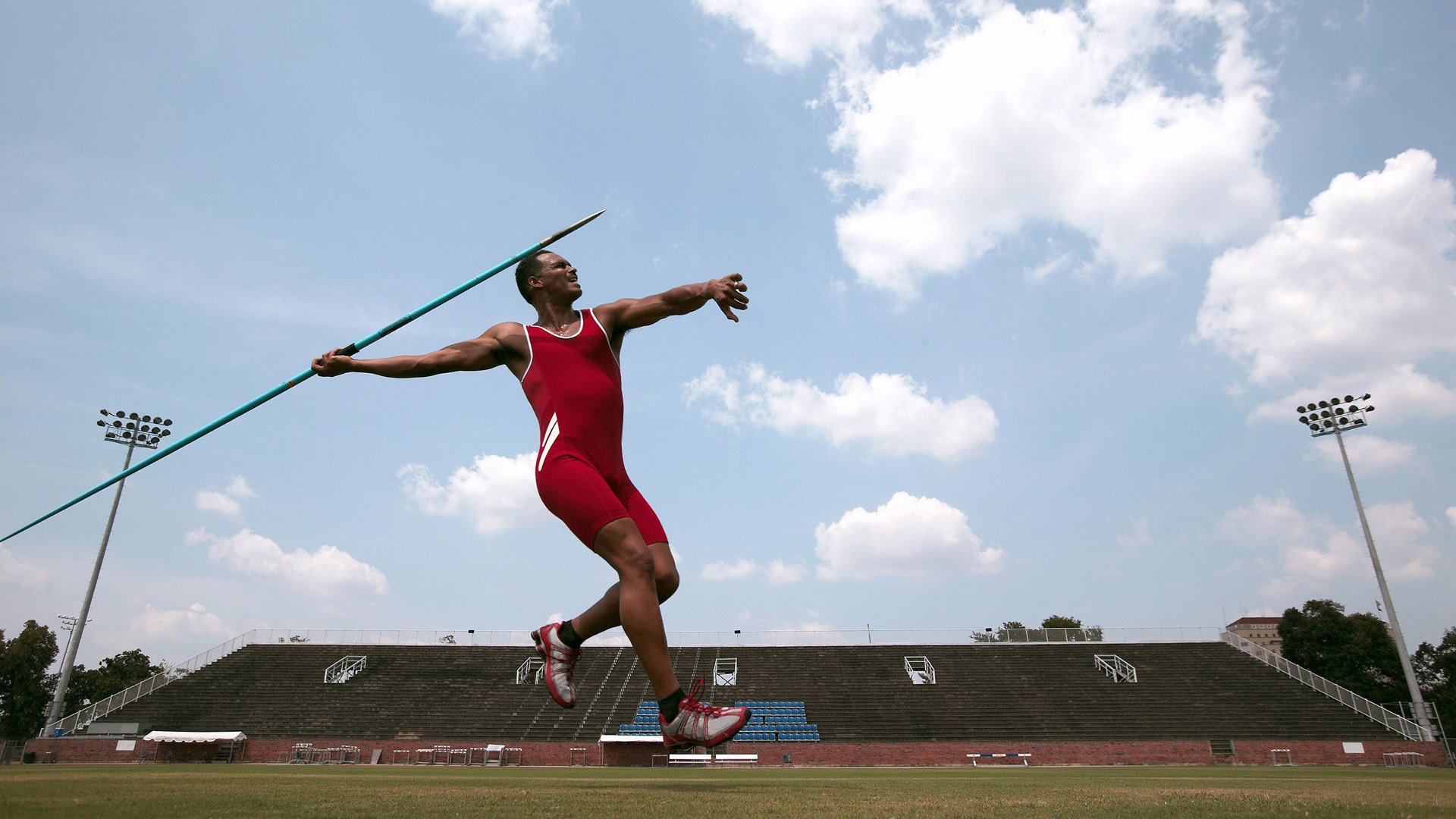 俱乐部在青训计划上获得政府支持，充分利用俱乐部的青训系统培养球员